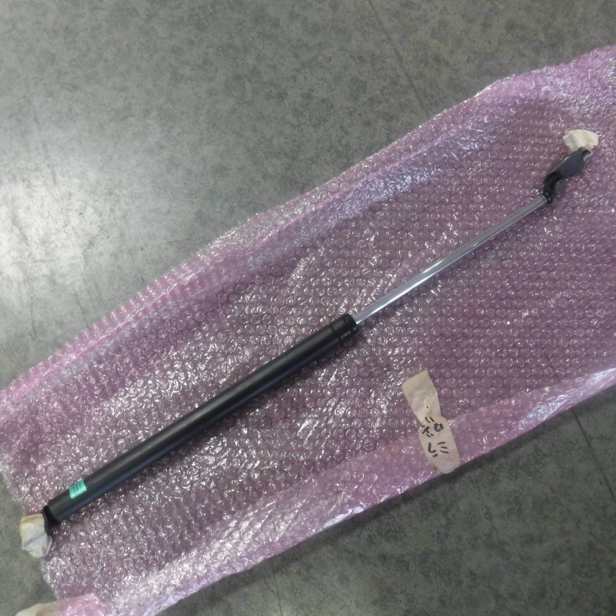 ミラL200Sリアゲート開閉ダンパー リヤ ハッチL210Sガスダンパー バックドア サポート リアドア ステー ゲート ショック部品取り車あります拍卖