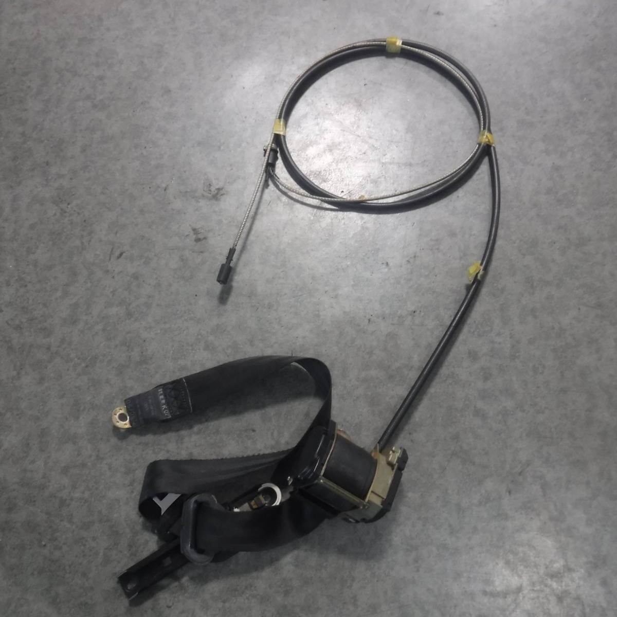アウディ90アウディーAUDIフロント右シートベルト左フロントシートベルト運転席ワイヤー助手席ケーブル80部品取り車あります拍卖