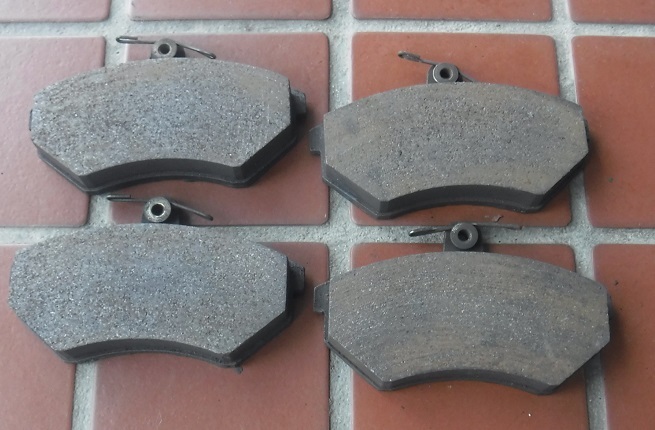 アウディ90アウディーAUDIフロントブレーキパッド左右ブレーキ左パッド右パットBOSCH製80部品取り車あります拍卖