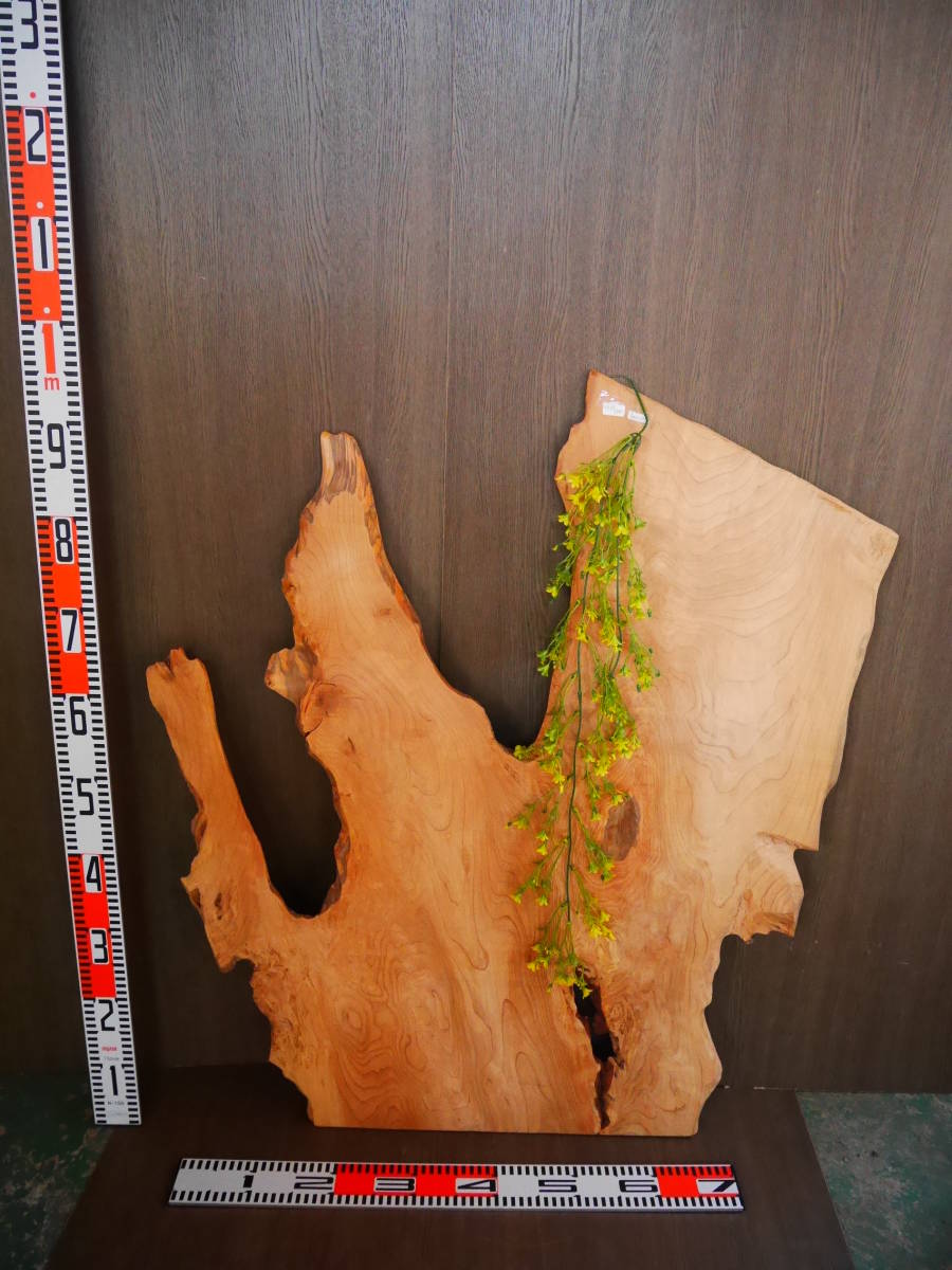 b0061631 杉●約厚1.5cm☆無垢板1枚板 木材 板 DIY 板材 天板 棚板 テーブル 看板 花台など種類豊富!拍卖