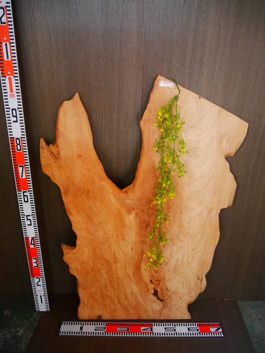 b0061633 杉根板●約厚1.5cm☆無垢板1枚板 木材 板 DIY 板材 天板 棚板 テーブル 看板 花台など種類豊富!拍卖