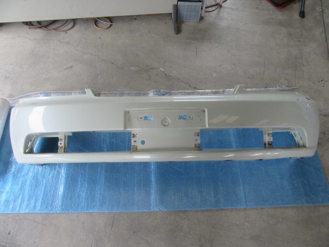 C35 HC35 GC35 GCC35 GNC35 ローレル フロントバンパー 純正 62022-8L540 62022-8L640 NISSAN LAUREL拍卖