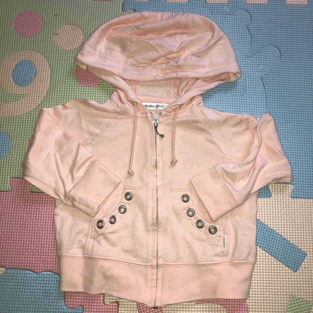 【美品即決!】BEBEべべとっても可愛い女の子用長袖パーカー100cm 羽織りもの カーディガン拍卖