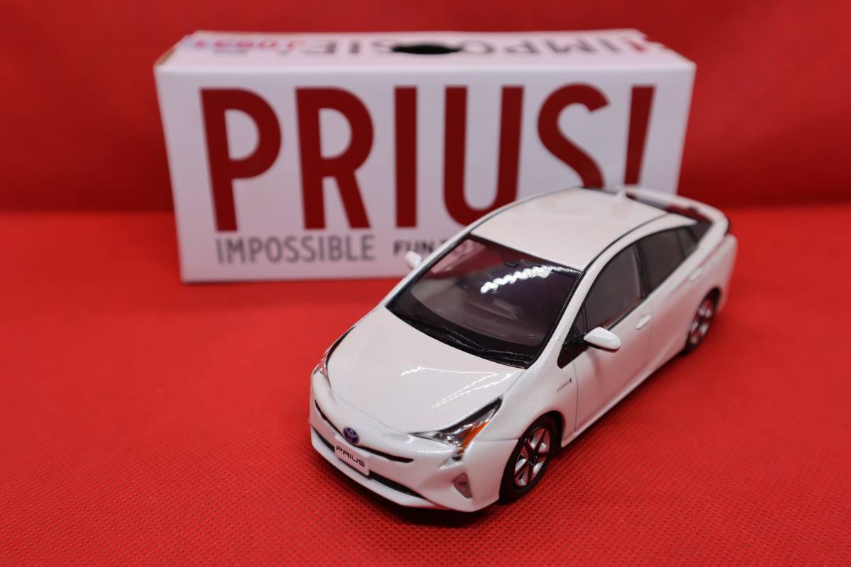 J0931(14) Y トヨタ・プリウス 1/30スケールミニカー (2)070 ホワイトパールクリスタルシャイン 非売品 PRIUS IMPOSSIBLE拍卖