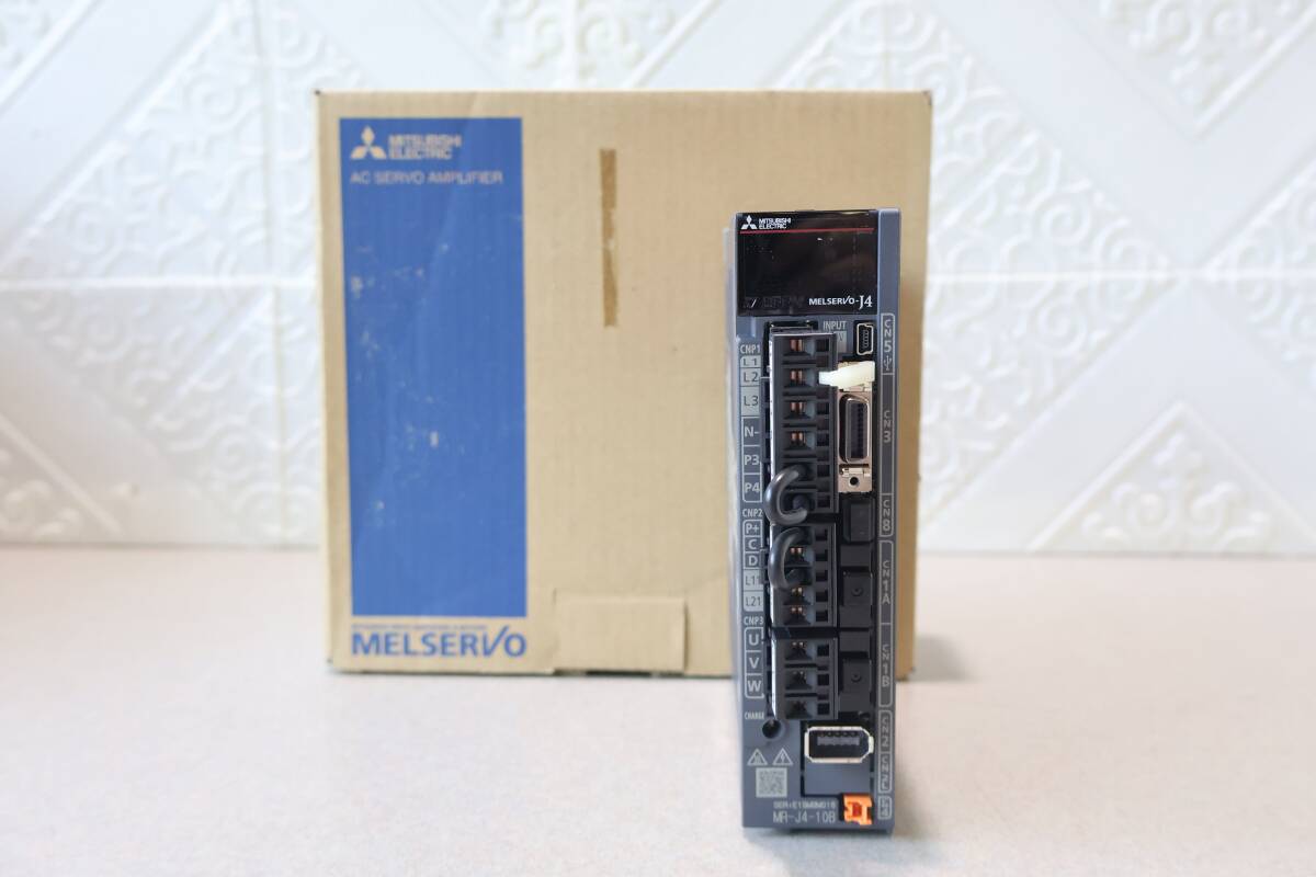 2021年9月製造 G9398 P【未使用品】三菱電機 MR-J4-10B サーボアンプ 100W AC200-240V MELSERVO-J4 箱付き 外箱に破れあり拍卖