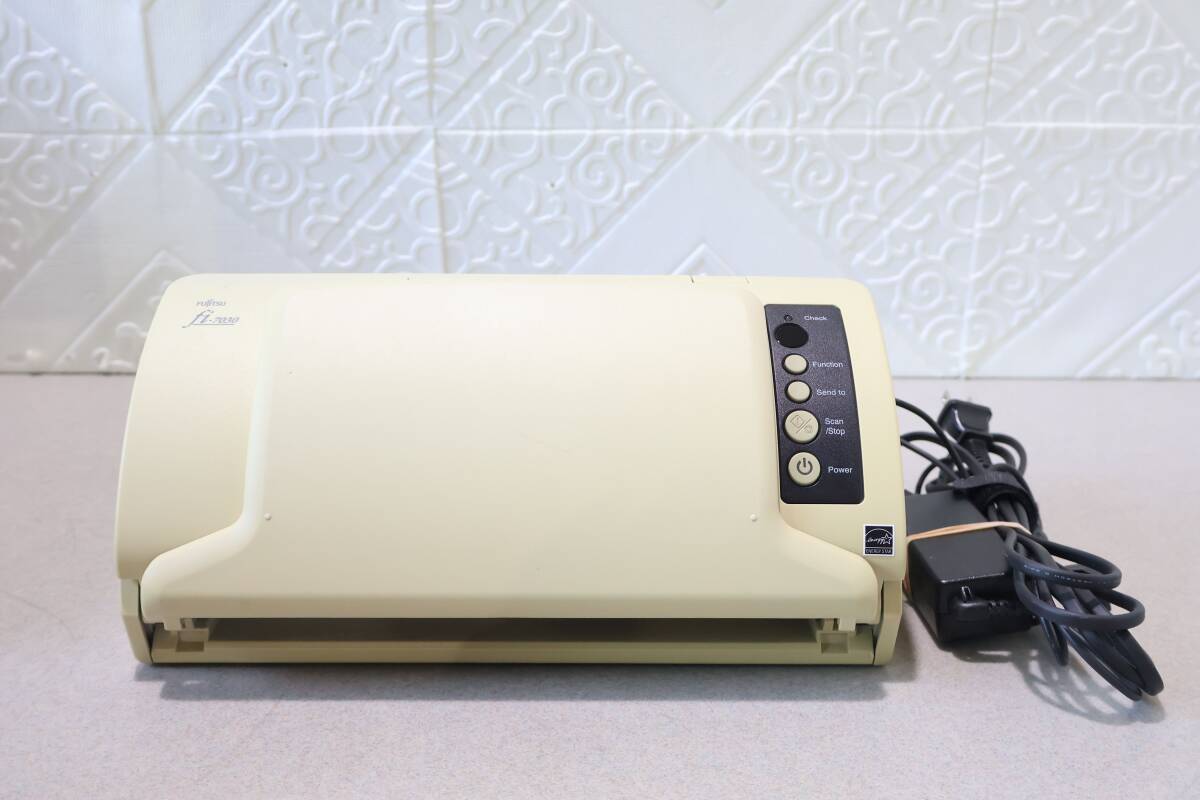 G9836 P 完動美品 2020年製 Fujitsu fi-7030 A4 ADF ドキュメントスキャナー ACアダプター付属 正常動作確認済み 16V 2.5A拍卖