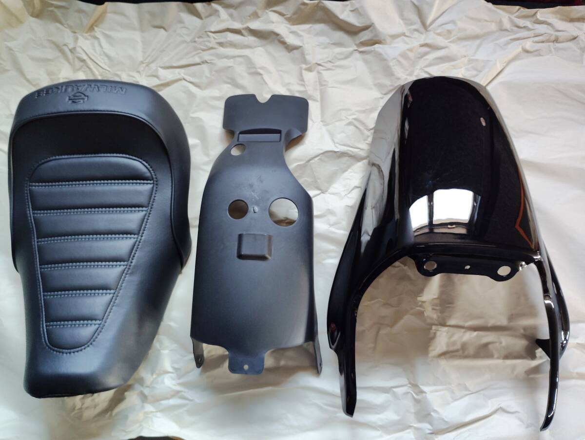 ハーレーダビッドソンから2010年型からの XL883 XL1200 純正 品番59500560DH 画像の物が全てです。拍卖