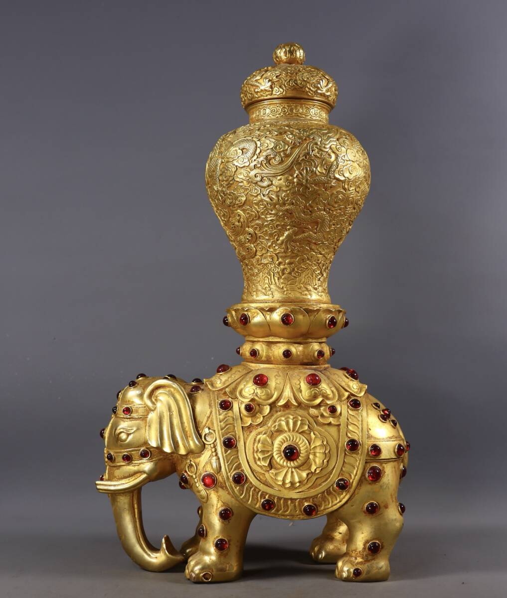 旧蔵 清 乾隆年製 銅塗金 モザイク寶石 象瓶 寓意:太平有象 銅製品 銅器 極細工 中国古玩 骨董品 古美味 208拍卖