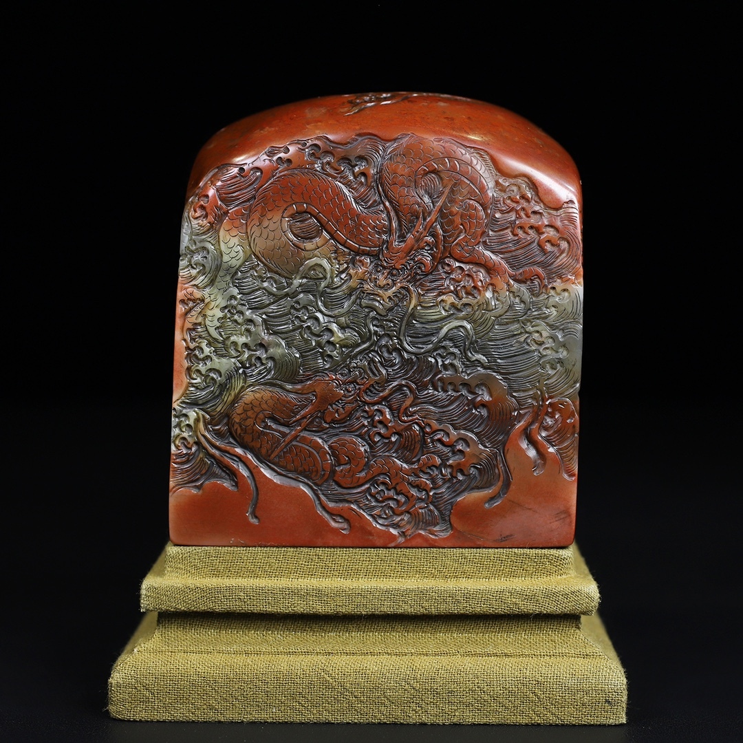 旧蔵 【中国当代篆刻家 古泥 本名 馬丹青】寿山石 朱砂紅石 彫刻 騰龍四海 溥意印鑑 天然石 手彫 篆刻 古印材 極細工 中国古玩 骨董品 208拍卖