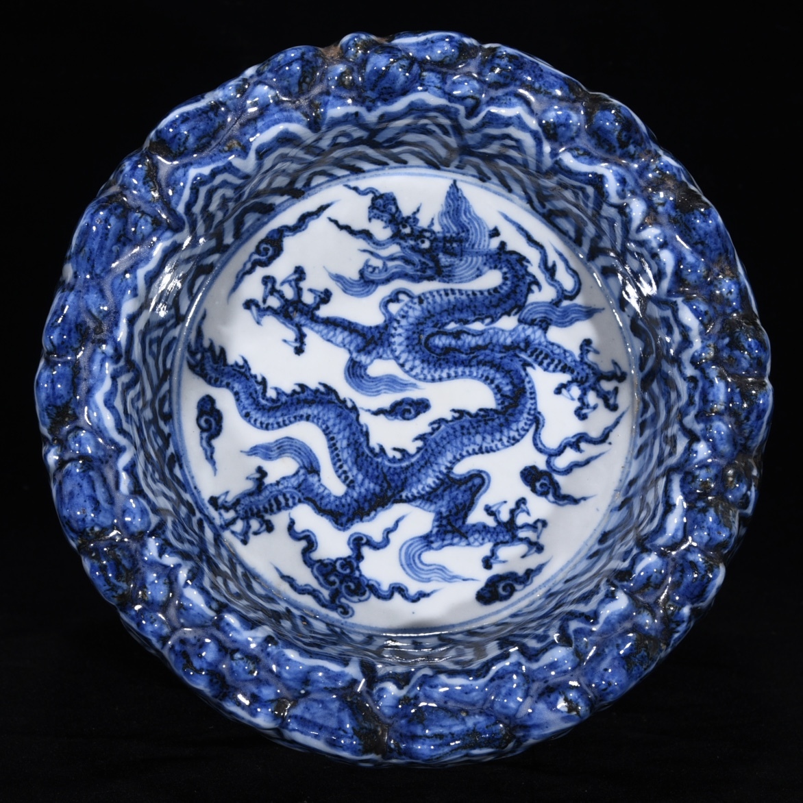 旧蔵 明 宣徳年制 青花 山石龍紋洗 陶芸 古陶磁器 中国磁器 極細工 中国古玩 骨董品 古美味 208拍卖