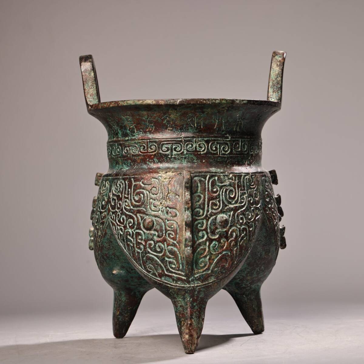 旧蔵 清 帶銘文 青銅器 獸面三腿鼎爐 置物 銅製 青銅器 極細工 中国古玩 骨董品 古美味 208拍卖