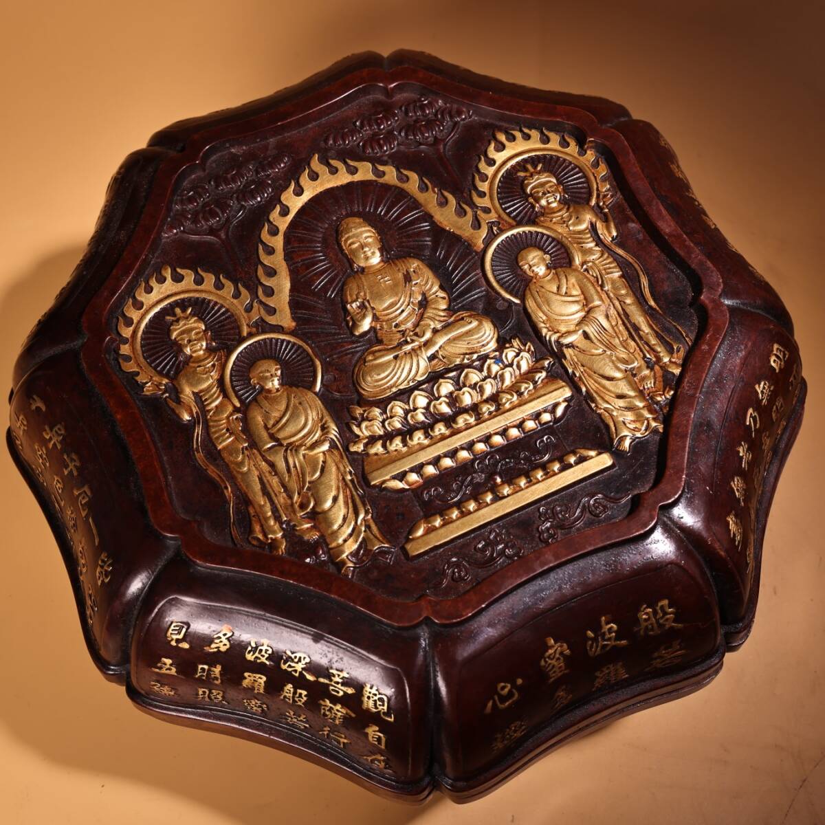 旧蔵 明 宣德年製 純銅 紫銅 高浮彫鏨刻 彫花塗金 仏教彫刻經文 首飾盒 銅製品 銅器 極細工 中国古玩 骨董品 古美味 208拍卖