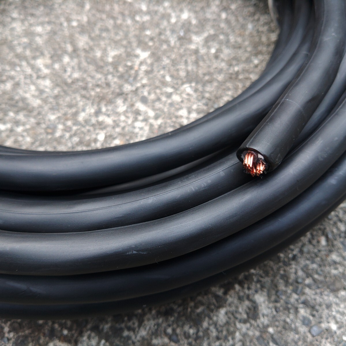 HS&T CE5.5 ×3c CV5.5同等 赤白黒 切売り 新古 6mから ゆうパック80サイズから拍卖