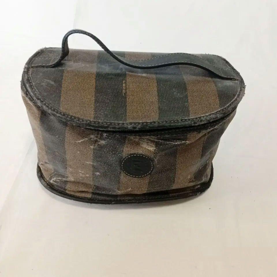 FENDI フェンディ ペカン柄 ポーチ レディースブランド 送料無料 正規品 鑑定済み 人気ブランド 限定セール拍卖
