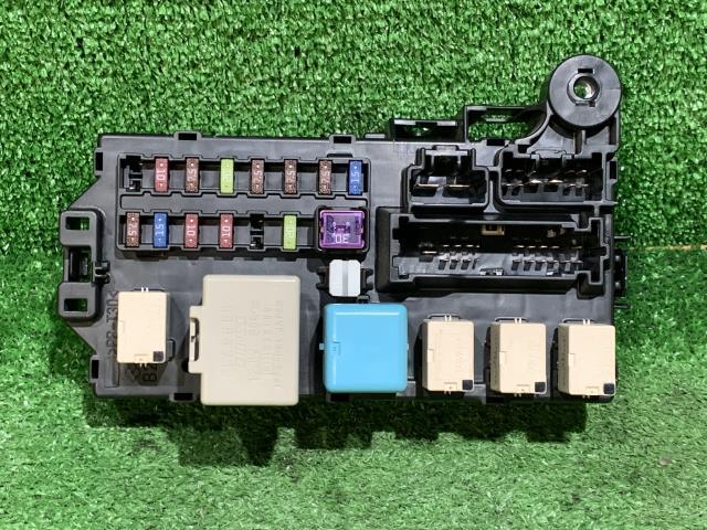 bB CBA-QNC25 ヒューズボックス 82600-B1120拍卖