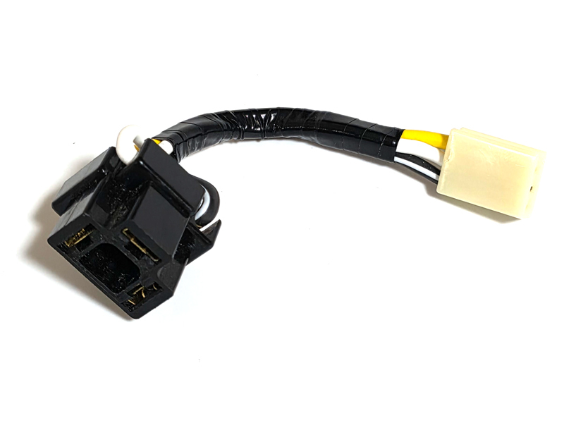 格安発送★ 新品 ヘッドライト H4 カプラー ハーネス GT380 GT550 GT750 GS400 GS425 GSX400E GSX250E GSX400F ザリ ゴキ 前照灯 バルブ拍卖