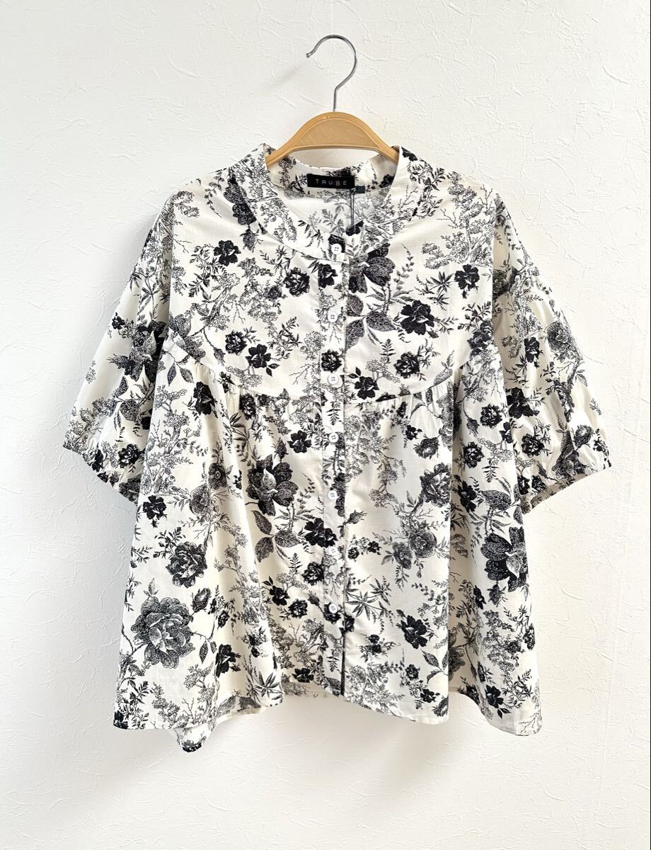 タグ付き 新品 トワレ柄風 ボタニカル 花柄 半袖ブラウス トップス フラワープリント拍卖