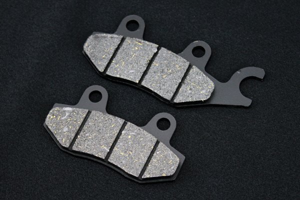 送料格安 スカイウェイブ250 タイプS Type M フロントブレーキパッド バーグマン200 Skywave400 DR800ビッグ Shogun-R ブレーキパット拍卖
