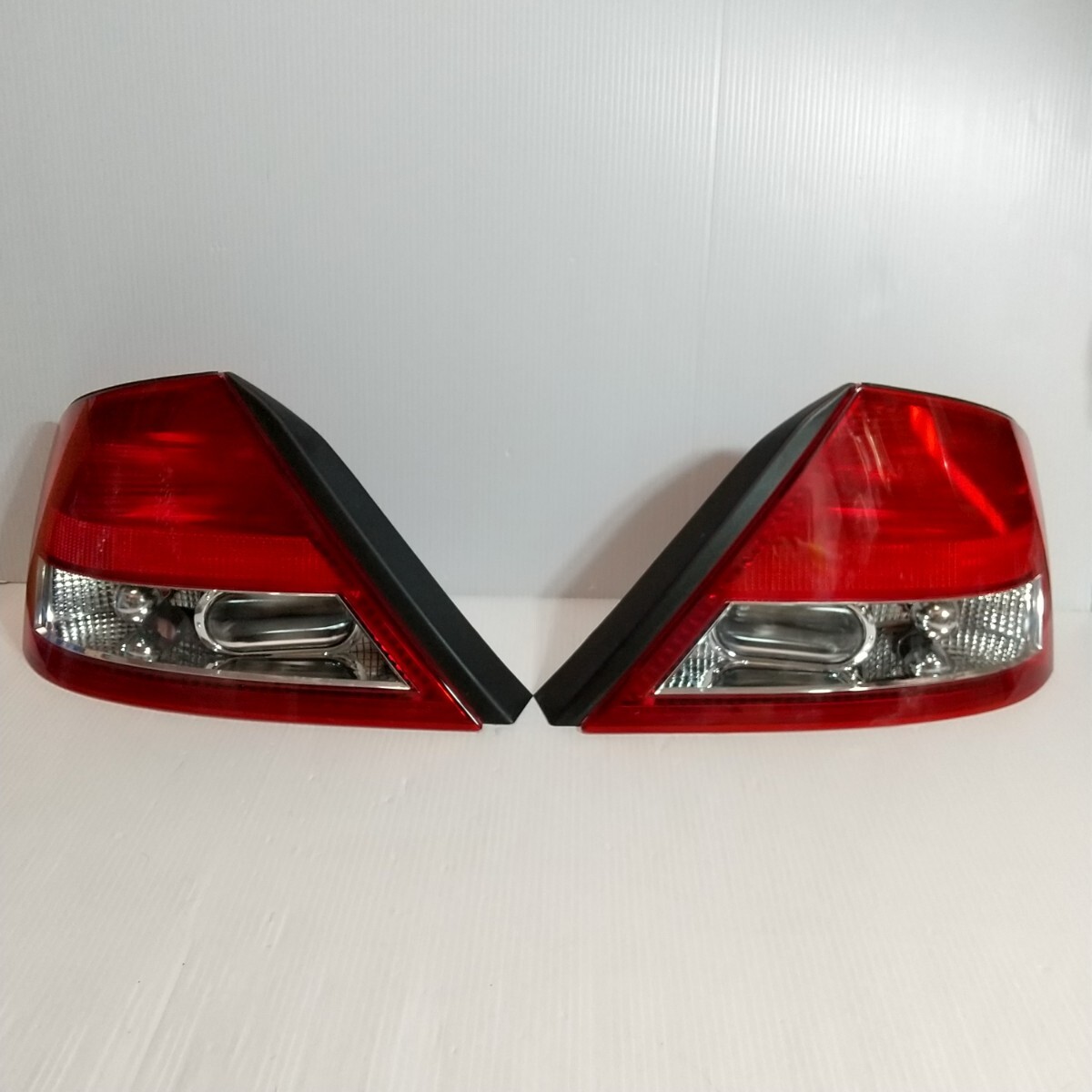 日産純正 Y34 セドリック 後期 テールライト テールランプ ジャンク品拍卖