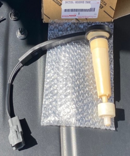 トヨタ センチュリー レベルウォーニング スイッチ SWITCH LEVEL WARNING 16485-32020 TOYOTA LEXUS Genuine JDM メーカー純正品 未使用拍卖