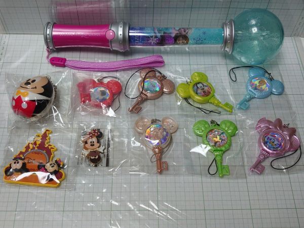 200 ディズニー キーホルダー マジックキャッスル マジカルシャイニー キーコレクション アナ雪 ペンライト まとめ セット拍卖