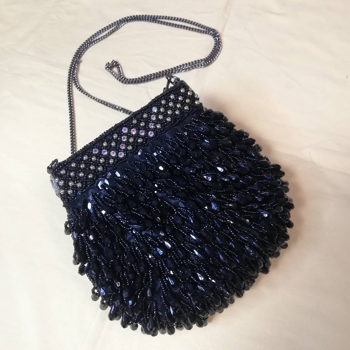 ブラック ビーズバッグ パーティーバッグ 箱付き拍卖