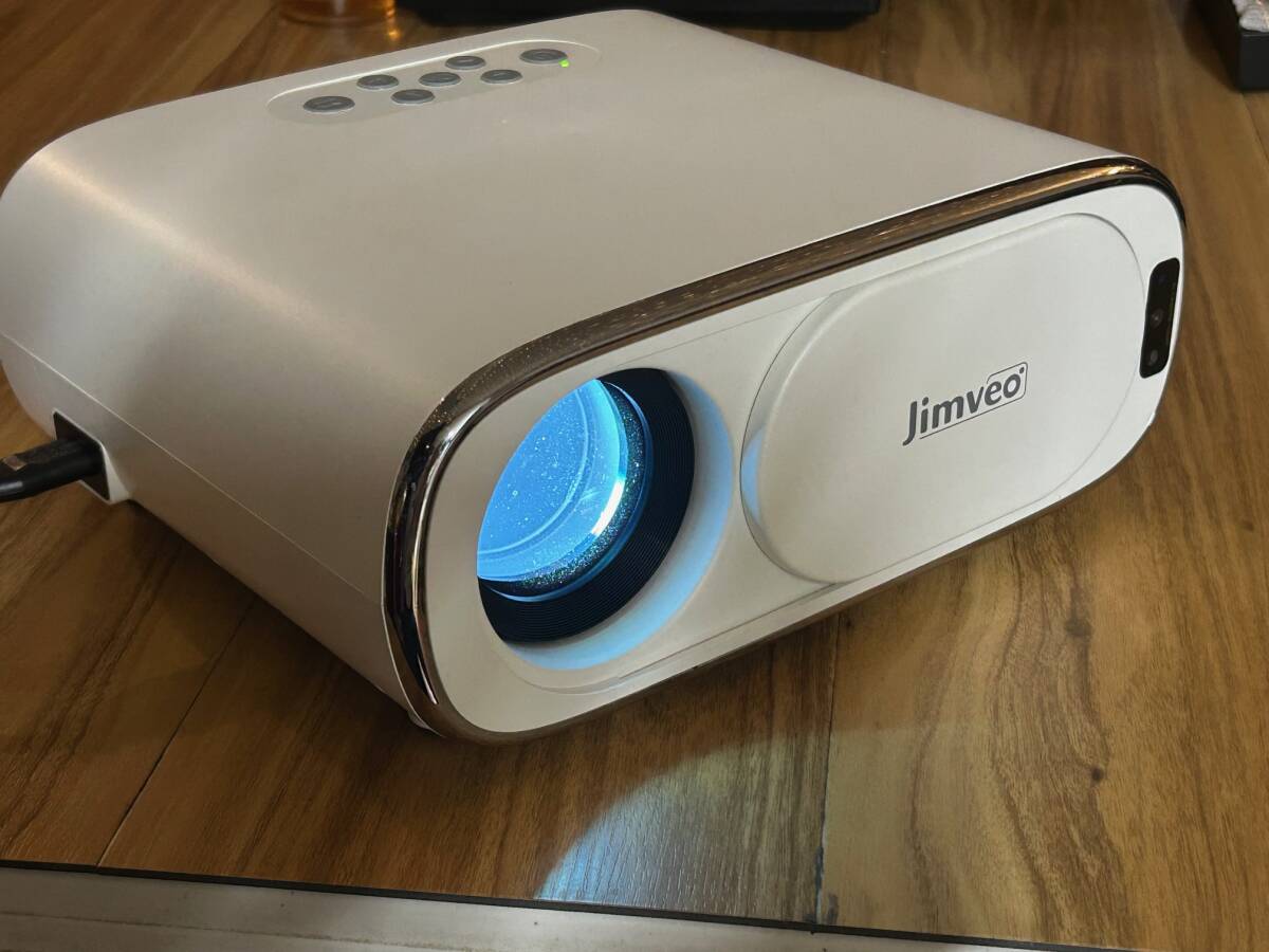 【オートフォーカス&6D自動台形】プロジェクター : 高輝度560ANSI 4K対応 Bluetooth5.1 オートレンズキャップ HIFIスピーカー、リモコン付拍卖