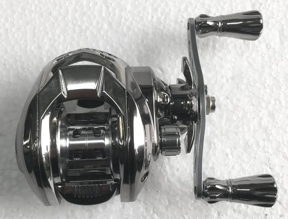 GHOSTHORNベイトリール右☆送料無料☆新品未使用☆SPクロームガンメタ☆ギア比7.2:1☆ベアリング18☆200グラム☆マグネティックブレーキ☆拍卖