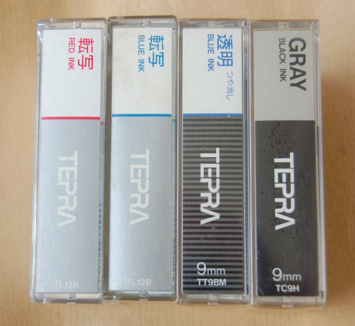 【即決】キングジム テプラTR用テープカートリッジ 9mm グレー/透明(青)/転写(青)/転写(赤) 4個セット 送料230円~ 拍卖