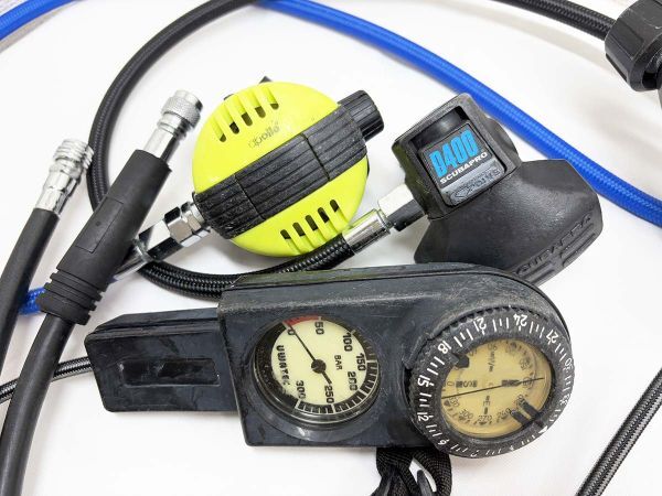 SCUBAPRO スキューバプロ MK20 ULTRA LIGHT D400 apollo オクトパス UWATEC ゲージ レギュレーター ダイビング 8MD8A拍卖