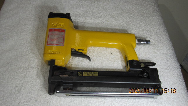 釘打機 釘打ち機 エアータッカー フィニッシュネイラー 計量 15~50mm針 工具 エア工具 DIY エアーツール 中古拍卖