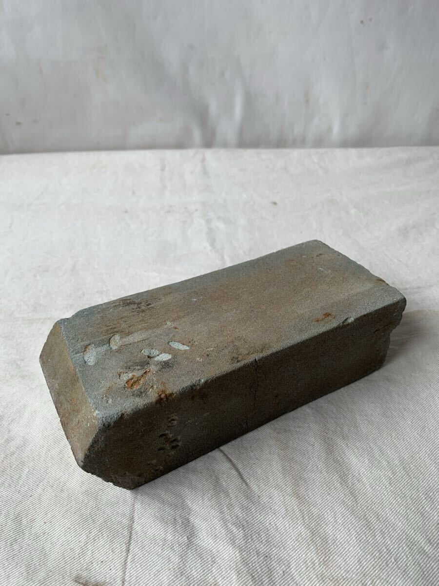旧家蔵出し 古い天然砥石 研ぎ石研磨刃物研ぎ大工道具包丁刀宮大工鉋刀剣拍卖