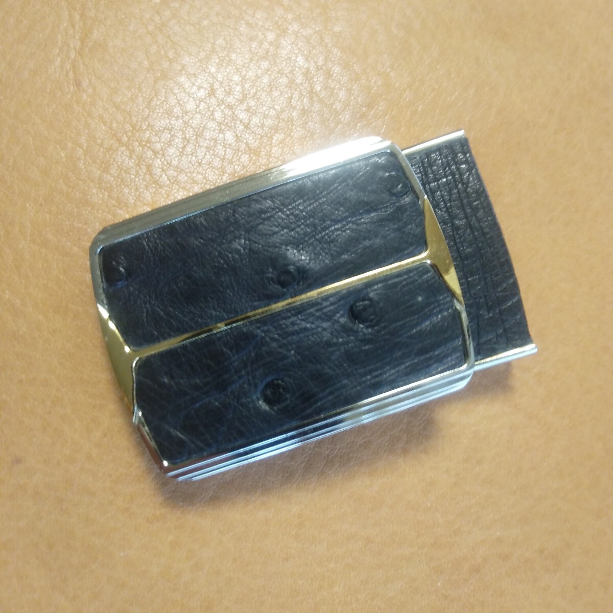 (処分品)特価新品35㎜ベルト用バックル(本物)オーストリッチ革使用(バックルのみ販売、ベルトは付きません)拍卖