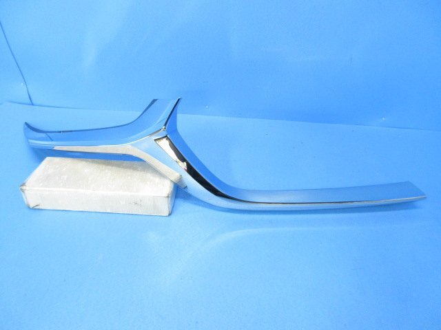 ★ 未使用品 マツダ CX-30 DM8P DMEP DMFP 純正 右 フロント グリル ガーニッシュ メッキ DFR5-507J1 (B045958)拍卖