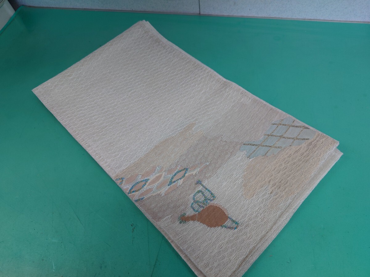 ●90 ベージュ系 凝った織り方のとても 美しく 素敵な 夏帯 瓢箪 ? 玉虫色(青 黄色 紫 キラキラ糸) 銀糸 金糸 袋帯 中古 ③拍卖