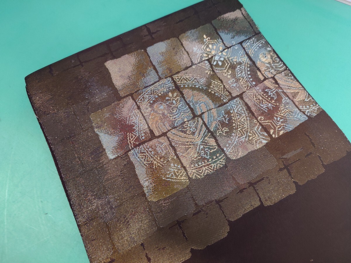 ● 96 こげ茶色 向かい合う 鳥 刺繍 円紋 上品 華やか 壁画風 とても 美しく 素敵な 一重 帯 名古屋帯 中古 ③拍卖