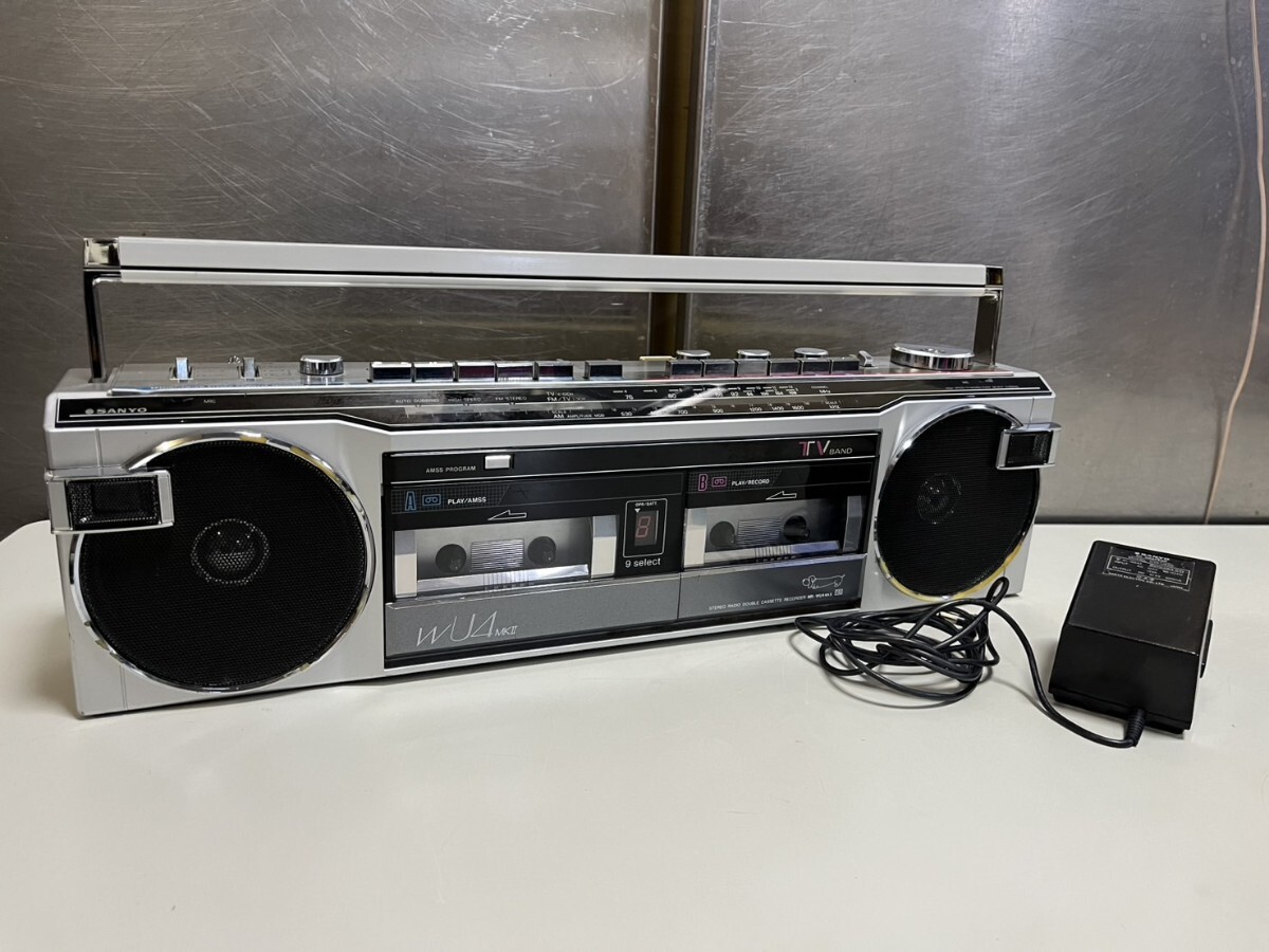 ○ SANYO MR-WU4 MkⅡ サンヨー Wラジカセ WU4 シルバー ACアダプター付属 通電確認済 一部ジャンク品 中古品 ④拍卖