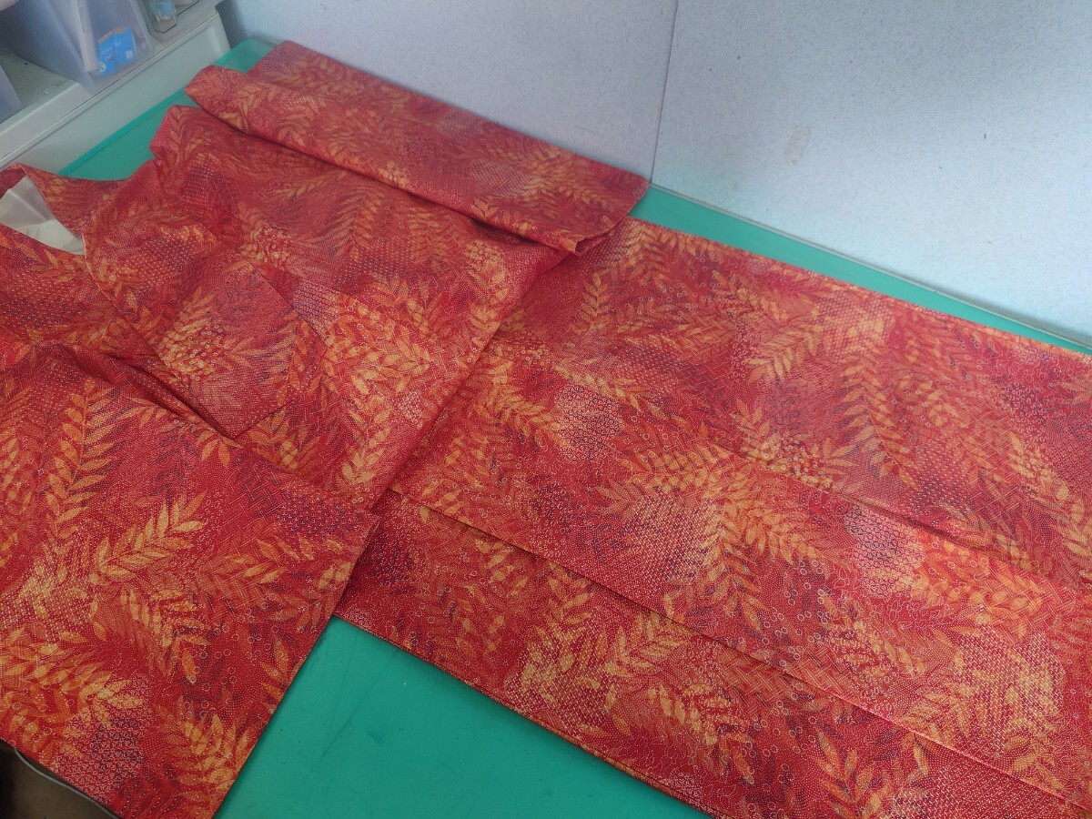 ●149 高級 大島紬 赤 花 葉 小紋 模様 同窓会 観劇 美術館 ショッピング 茶話会 オシャレ着 レトロ アンティーク おそらく 未使用品 ③拍卖