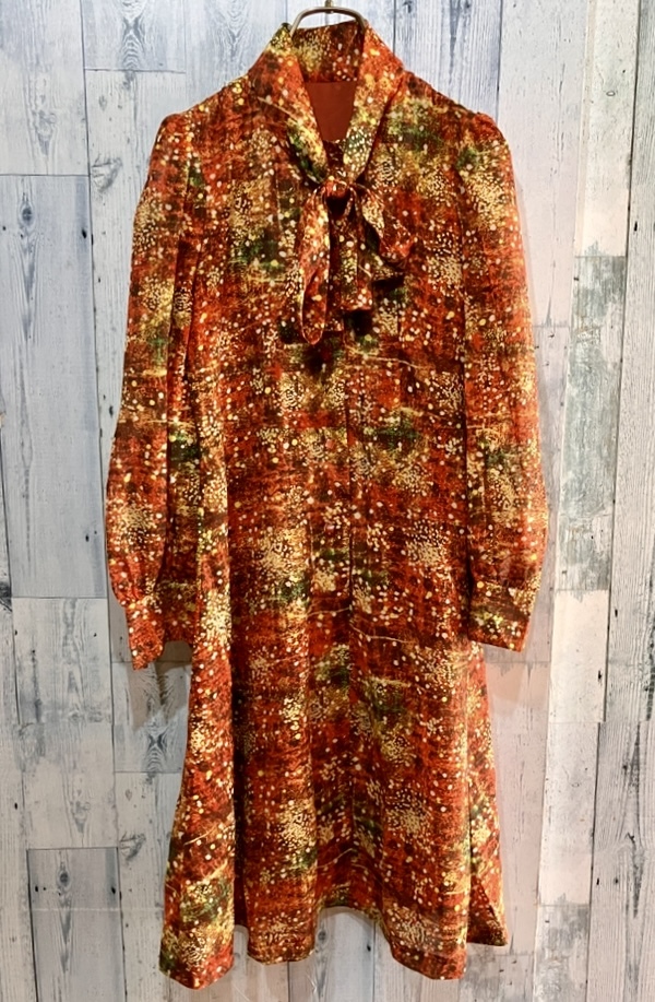 レトロヴィンテージ 柄物 ポリエステルワンピース リボン付 70s80s拍卖