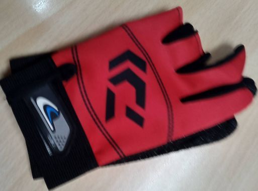 【送料無料】釣り手袋 釣りグローブ 指3本切り 保護 フィッシング グローブ 滑り止め 防寒 手袋 調節可能 釣り アウトドア キャンプ 拍卖