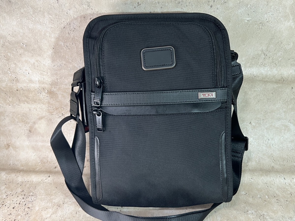 TUMI トゥミ ショルダーバッグ 大容量 ブラック 未使用拍卖