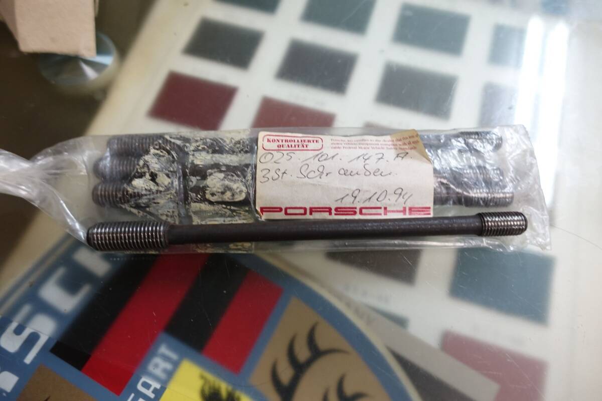 売切15 ポルシェ 914 912E VW エンジン スタッド 4本セット 未使用 純正 025 101 147 A 拍卖