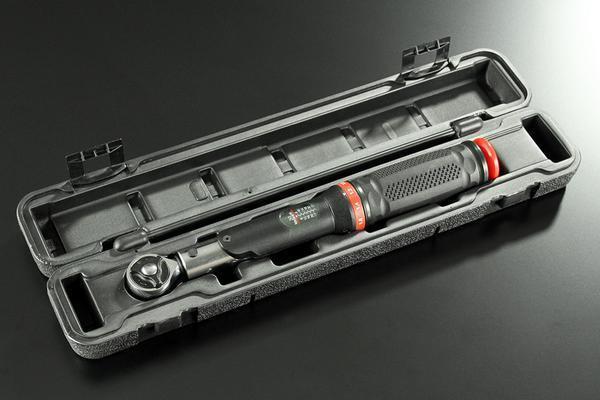MotoTools 精密トルクレンチ 6-30Nm プリセット型 3/8←→1/2変換付 バイクパーツセンター拍卖