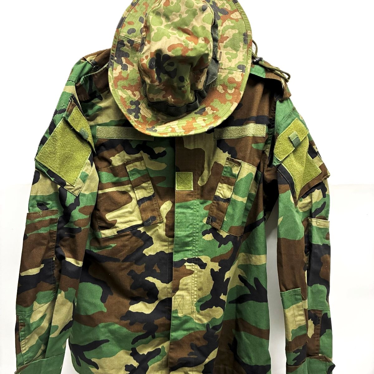 【美品】迷彩服 カモフラージュ 上下 キャップセット L相当 戦闘服拍卖