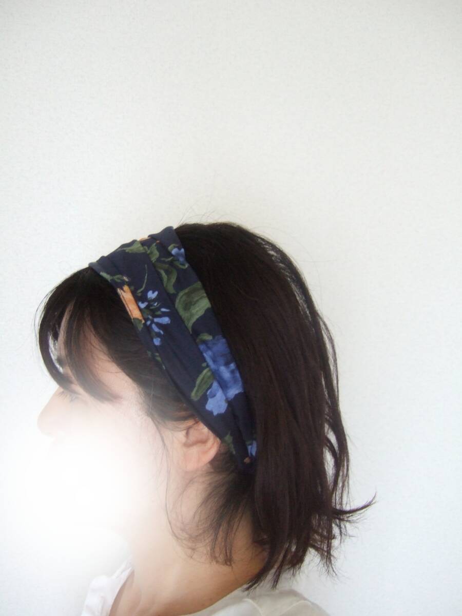 ★即決★ハンドメイド 大人かわいいアクセント 大花柄紺 薄手 ローンコットンのゆるターバン***ヘアバンド リゾートにも 首元涼しく拍卖