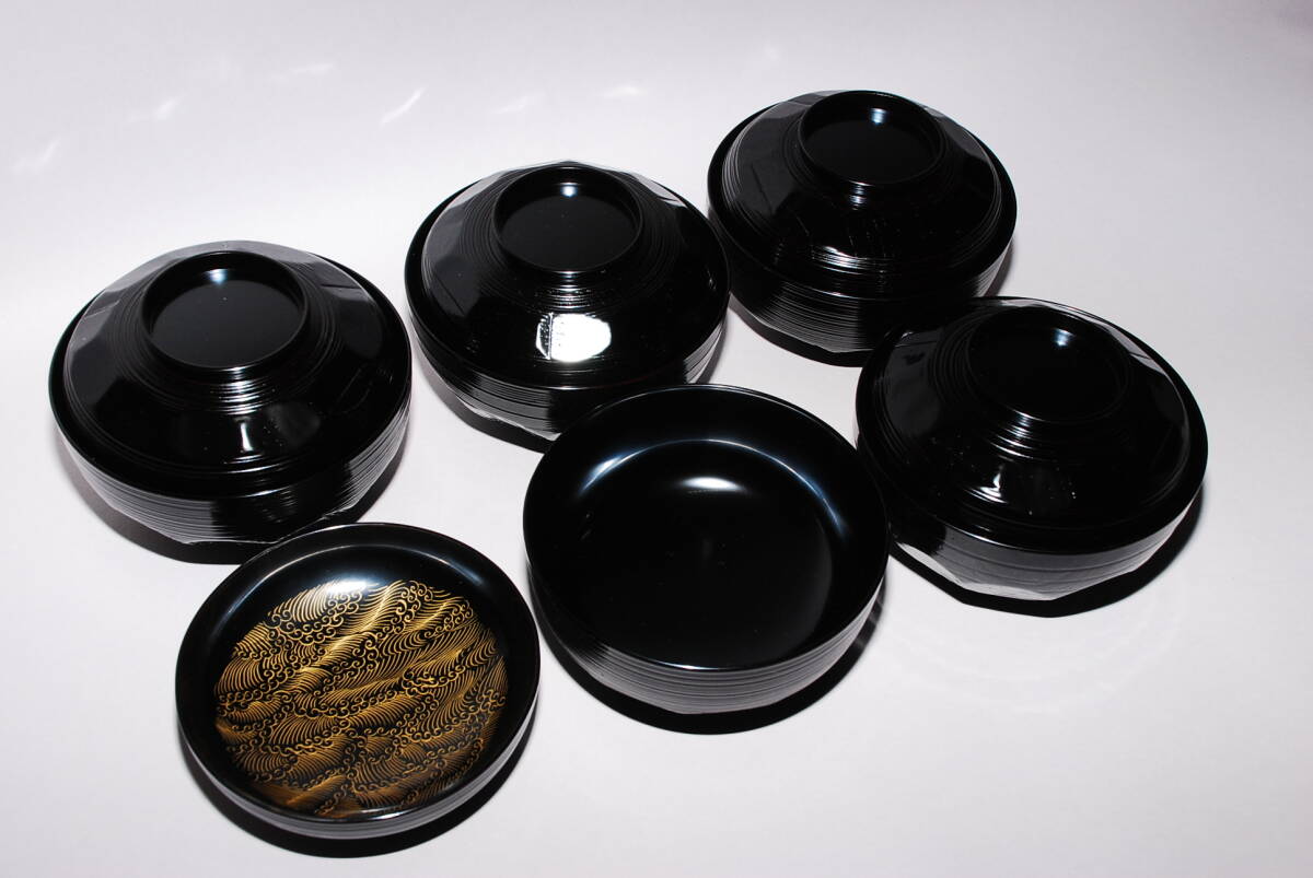 山中漆器 塗芸 要明研二 造 亀甲 椀 5客セット 沈金青海波文 共箱 栞付き 状態:良拍卖