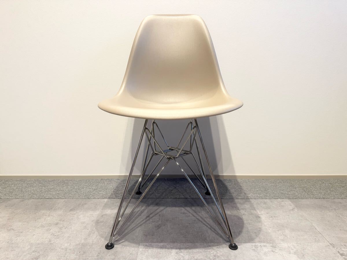 展示品 Herman Miller ハーマンミラー イームズ シェルサイドチェア ココア ワイヤーベース エッフェルベース 名作 椅子 約6.9万円 Eames拍卖