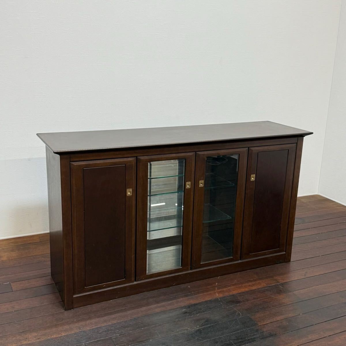 H17C43 IDC大塚家具 パラダイム サイドボード リビングボード ガラス戸 ミラーバック W168cm 飾り棚 4面キャビネット 収納棚拍卖