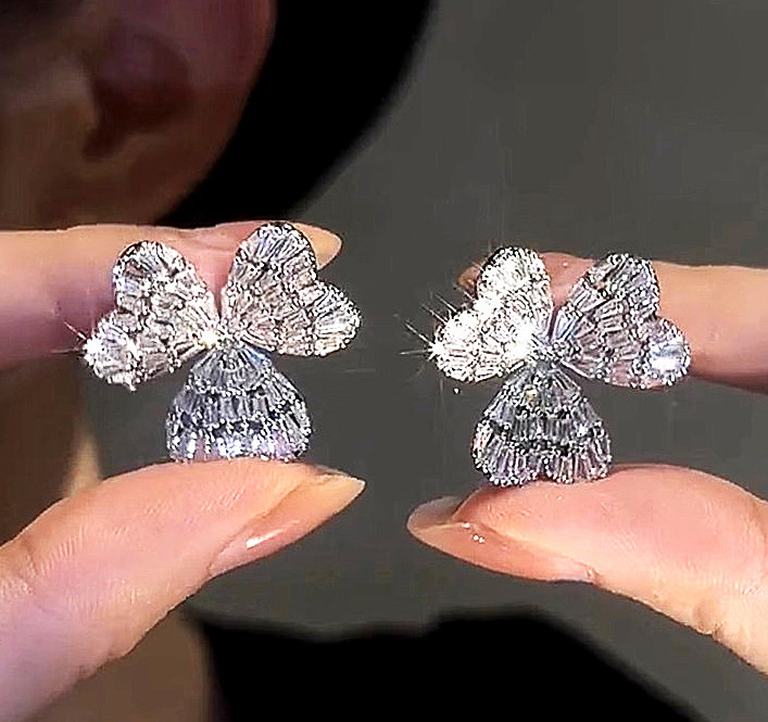 N2504126◆Bigstone◆【クローバー】魅力な光沢*ファッション感アップ*欧米大人気なピアス拍卖