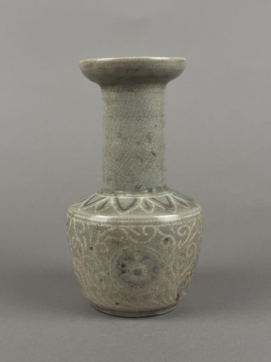 高麗青磁 象嵌菊文唐草模様 花瓶 花器 仏花器 時代 古物 朝鮮古陶磁 置物拍卖
